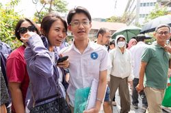 Đề Tiếng Anh vào 10 Hà Nội 2026: Giáo viên dự báo điểm 9 - 10 tăng