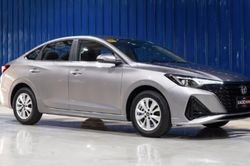 Sedan hybrid hạng C giá 348 triệu đồng đẹp sang trọng, trang bị đẳng cấp vượt Mazda3, Honda Civic, siêu tiết kiệm xăng, rẻ chỉ ngang Kia Morning