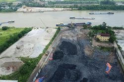 Tiếp vụ xe tải chạy rầm rập trên tuyến đê sông Luộc ở Hưng Yên: Những dấu hỏi trong công tác quản lý?