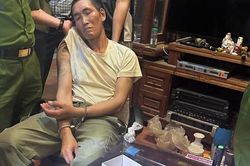 Bắt đối tượng tàng trữ ma túy, phát hiện nhiều súng và vũ khí