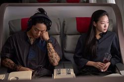 Bom tấn kinh dị 'Quật Mộ Trùng Ma' có ngoại truyện, cặp đôi pháp sư lại gây sốt