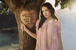 Olivia Rodrigo, Billie Eilish đã trải qua những gì mà 'dị ứng' với trai Song Tử?