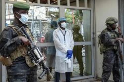 Nguyên nhân bùng phát và mối nguy tiềm ẩn của dịch Ebola ở Congo