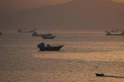 Oman ban hành cảnh báo hàng hải về thủy lôi ở eo biển Hormuz