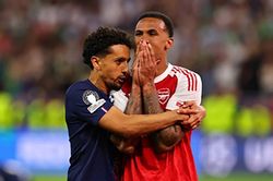 Lý do Arsenal để 1 trung vệ đá quả penalty quyết định