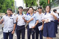 Thi lớp 10 tại TP.HCM: Quy mô lớn chưa từng có, đề thi phân hóa ra sao?