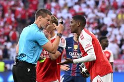 Lý do Arsenal mất quả phạt góc cuối hiệp 1 chung kết Champions League