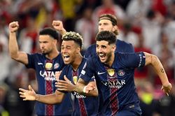 PSG lên đỉnh, Mbappe đối mặt sự trớ trêu khó tin