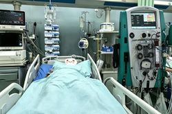 Ăn chuối mỗi ngày suốt nửa tháng, người đàn ông nguy kịch vào viện