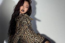 Jennie bất chấp mốt không quần đang thoái trào