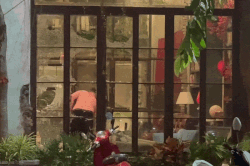 Quán cà phê Đà Nẵng kể lại vụ khách Tây đập phá tanh bành