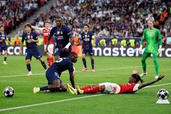 Hàng loạt tranh cãi không hồi kết tại chung kết Champions League
