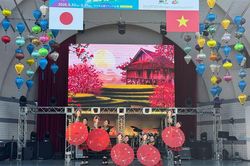 Múa rối Thăng Long thu hút khán giả tại Lễ hội Việt Nam ở Tokyo, Nhật Bản