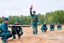 [Ảnh] Nâng cao trình độ huấn luyện dân quân tự vệ