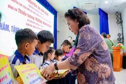 Lâm Đồng: Những món quà ý nghĩa đến với đặc khu Phú Quý