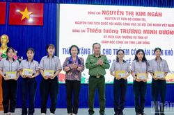 Lâm Đồng: Những món quà ý nghĩa đến với đặc khu Phú Quý