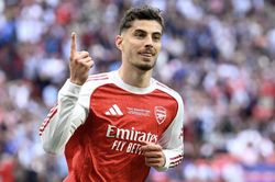 Arsenal sút hỏng 2 lượt 11 m, PSG bảo vệ ngôi vương Champions League