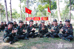 Nữ quân nhân Sư đoàn 9 đồng hành cùng chiến sĩ mới chinh phục '3 tiếng nổ'
