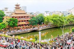 Lan tỏa tinh thần nhân ái mùa Phật đản