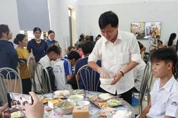 Hàng trăm suất ăn miễn phí dành tặng thí sinh trong Kỳ thi tuyển sinh vào lớp 10