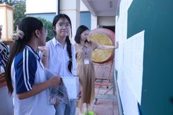 Sĩ tử Hà Nội thở phào nhẹ nhõm hoàn tất Kỳ thi vào lớp 10
