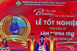 Trường ĐH Sư phạm Kỹ thuật Vĩnh Long trao bằng tốt nghiệp cho 576 tân khoa