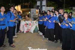 Bạn trẻ Đà Nẵng khép lại đêm hội pháo hoa bằng những hành động đẹp