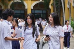 Cận ngày thi, thí sinh TPHCM hồi hộp dự đoán đề Ngữ văn lớp 10