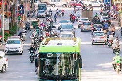 TP.HCM đề xuất lộ trình chuyển đổi toàn bộ phương tiện sang điện và năng lượng xanh vào năm 2040