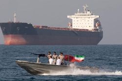 Iran nói ông Trump 'không muốn đàm phán', khẳng định quyền kiểm soát ở Hormuz