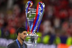 Arsenal hụt C&uacute;p C1, Mikel Arteta l&ecirc;n tiếng về tương lai