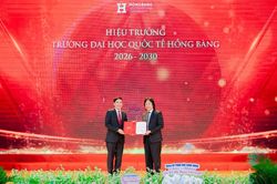 Tái bổ nhiệm hiệu trưởng nhiệm kỳ mới, HIU đẩy mạnh mô hình 'trường - viện'
