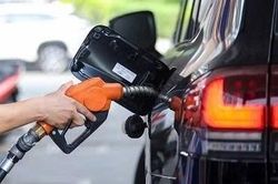 Bộ C&ocirc;ng Thương thu hồi giấy x&aacute;c nhận thương nh&acirc;n ph&acirc;n phối xăng dầu của 2 doanh nghiệp