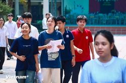 Sỹ tử Thủ đô hoàn thành bài thi môn Toán khép lại kỳ thi vào lớp 10