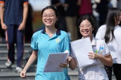 Toàn cảnh kỳ thi lớp 10 Hà Nội: Phụ huy tạm thở phào, gần 124 nghìn học trò 'nín thở'