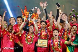 Dàn sao Công an Hà Nội rạng rỡ trong ngày nâng cúp vô địch V-League 2025/26
