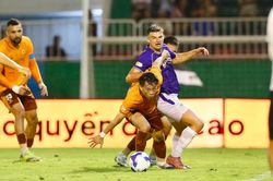 Vòng 25 V-League: Hà Nội FC thua sốc Hoàng Anh Gia Lai, PVF-CAND 'mơ' trụ hạng