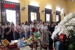 Trang nghiêm Đại lễ Phật đản Phật lịch 2570 tại chùa Quán Sứ