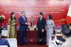 Tổng Bí thư, Chủ tịch nước và Phu nhân gặp gỡ cộng đồng người Việt Nam tại Philippines