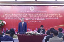 Tổng Bí thư, Chủ tịch nước và Phu nhân gặp gỡ cộng đồng người Việt Nam tại Philippines