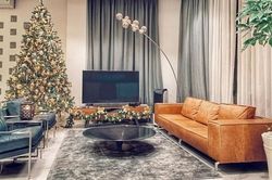Nam ca sĩ từng 3 lần được vinh danh đẹp nhất thế giới, tuổi 38 sống độc thân trong biệt thự triệu đô