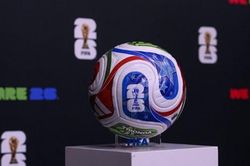 Quả bóng World Cup 2026 có gì đặc biệt mà cần sạc điện trước khi dùng?