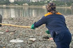 Hà Nội: Tái diễn tình trạng cá chết bốc mùi hôi thối ở công viên hơn 700 tỷ đồng