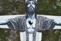 Bức tranh Chúa Jesus khổng lồ trên máy bay Liên Xô bỏ hoang gây chú ý tại Armenia