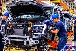 Mỹ đề xuất nâng tỷ lệ nội địa hóa ô tô Bắc Mỹ lên 82%