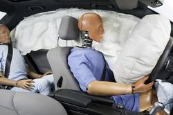 Những nguy cơ khiến túi khí ô tô mất tác dụng