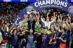PSG đổi đời nhờ bàn tay thiên tài của Luis Enrique