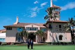 'Lời tiên đoán' kỳ lạ tại dinh thự Donald Trump: Gần 100 năm sau mới thành sự thật