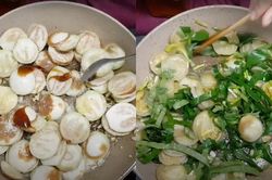 Món ăn gắn với tuổi thơ người xứ Nghệ - quê vợ chồng Hồ Văn Cường, nay hiếm gặp ở thành phố