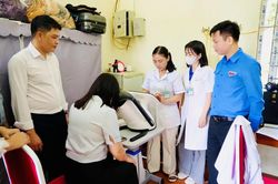 Lan tỏa yêu thương nơi biên cương, chăm sóc sức khỏe nhân dân xã Na Mèo